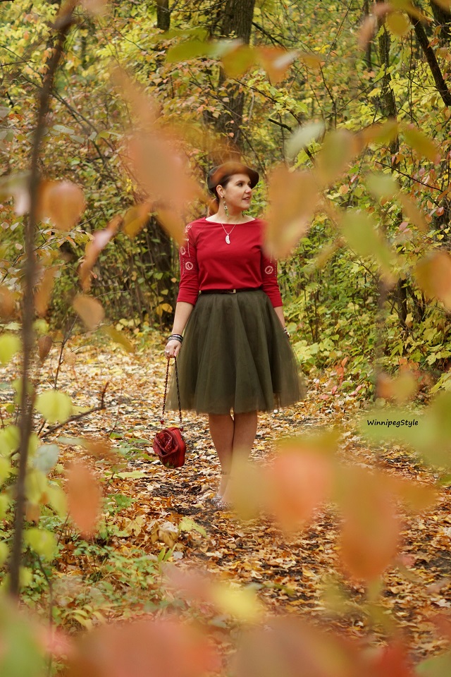 Winnipeg Style Fashion stylist, Canadian style blogger, April Cornell crimson red Hobo girl patches patched t shirt top, Chicwish green tulle skirt, Mary Frances red rose beauty and the beast bag purse, Chie Mihara Normand stained glass patent leather suede print shoes, vintage style, fall leaves 2018